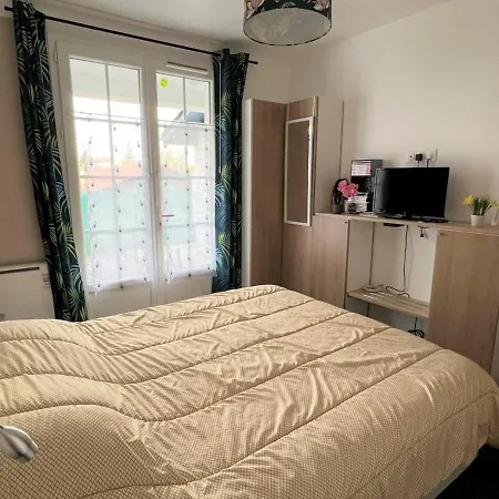 T1 Bis Avec Terrasse Et Parking, A 1km Des Thermes, Ideal Pour 2 Pers, Wi-fi, - Fr-1-495-90 Apartment