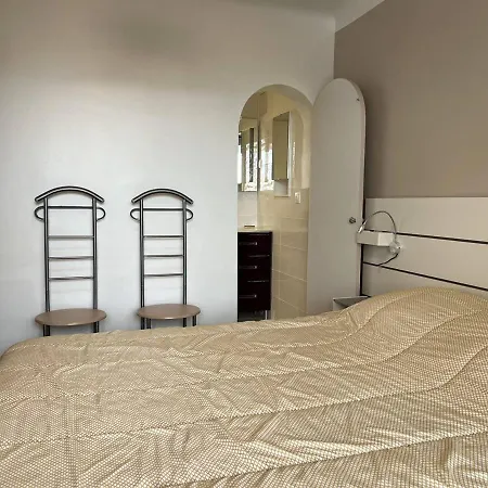 Apartment T1 Bis Avec Terrasse Et Parking, A 1km Des Thermes, Ideal Pour 2 Pers, Wi-fi, - Fr-1-495-90 *